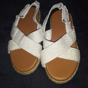 Oshkosh B'gosh Toddler Girl Eyelet Sandals Size 7